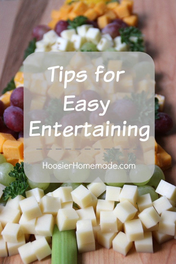 Tips for easy holiday entertaining including free party planning and holiday menu planning printables