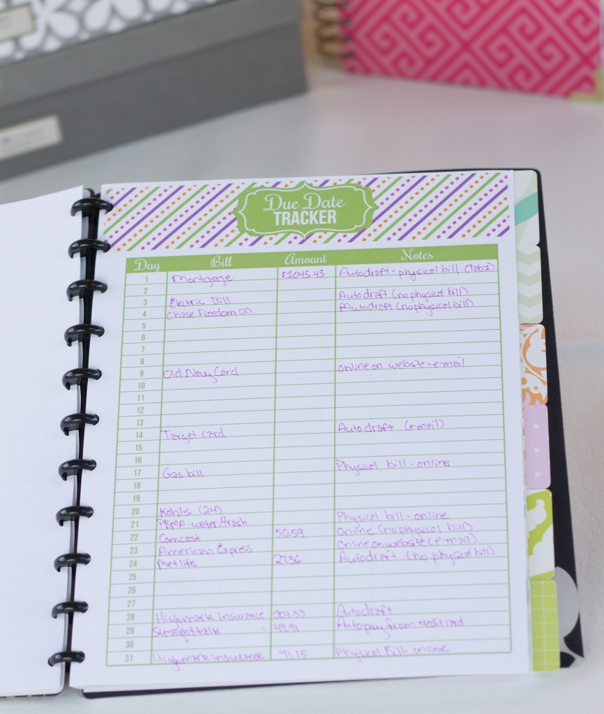 Finance binder tour - how I keep my bill paying and finances organized quickly and easily - with NO filing required!
