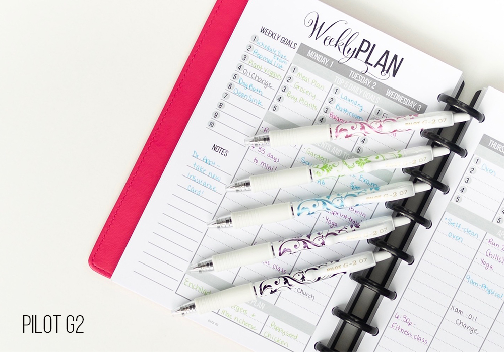 Planner girls love writing with the best pens. We've done a round up of dozens of pens and written with them all so we can tell which pens are best for writing in your planner